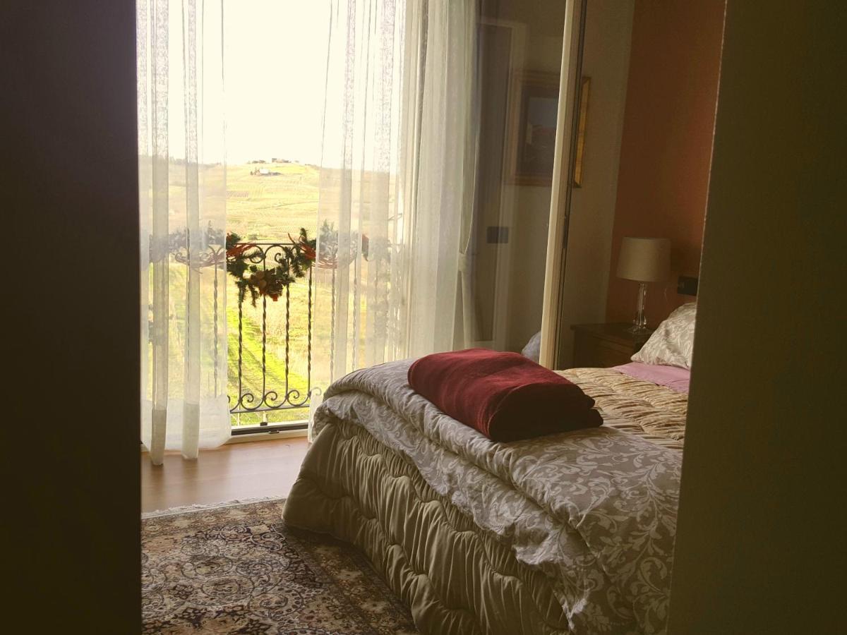 La Terrazza Sui Vigneti-Rovescala Bed & Breakfast San Damiano al Colle Exterior photo